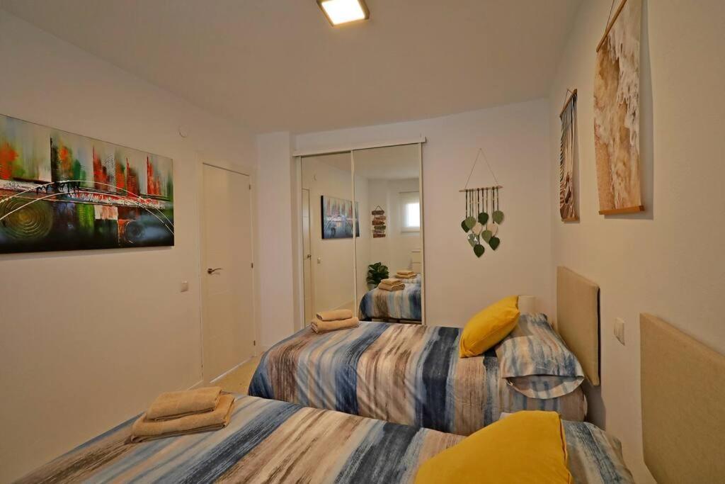 Ferienwohnung Vistas Al Mar Y Al Puerto Deportivo Benalmádena Exterior foto