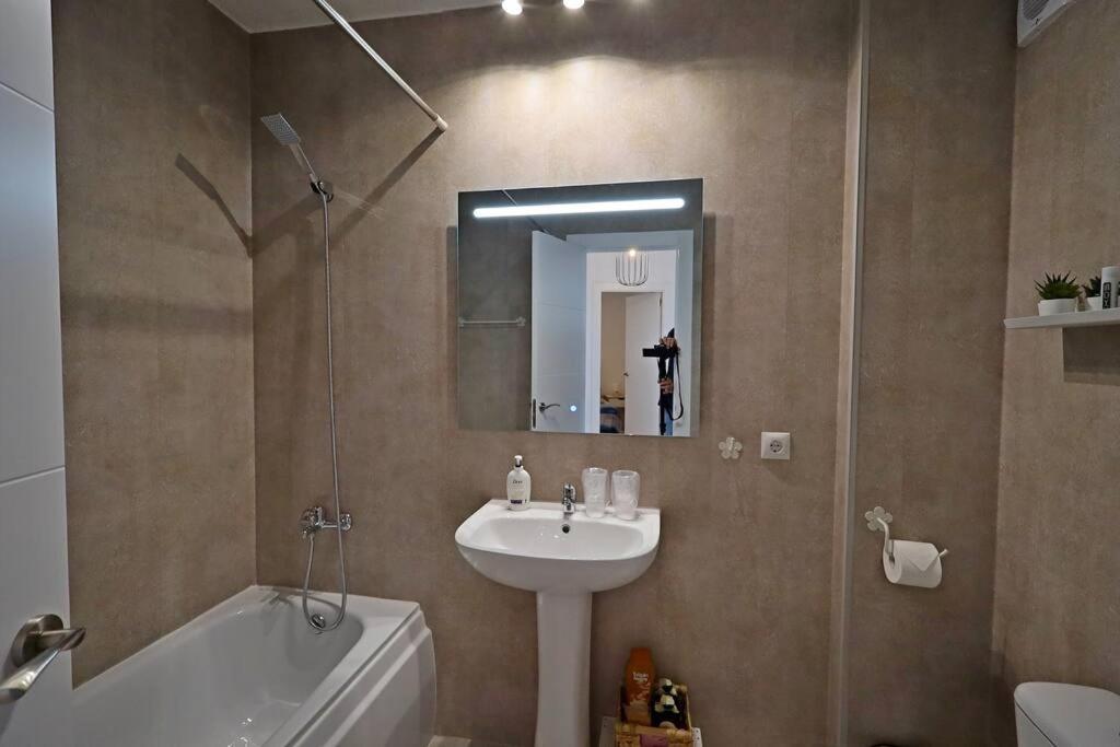 Ferienwohnung Vistas Al Mar Y Al Puerto Deportivo Benalmádena Exterior foto