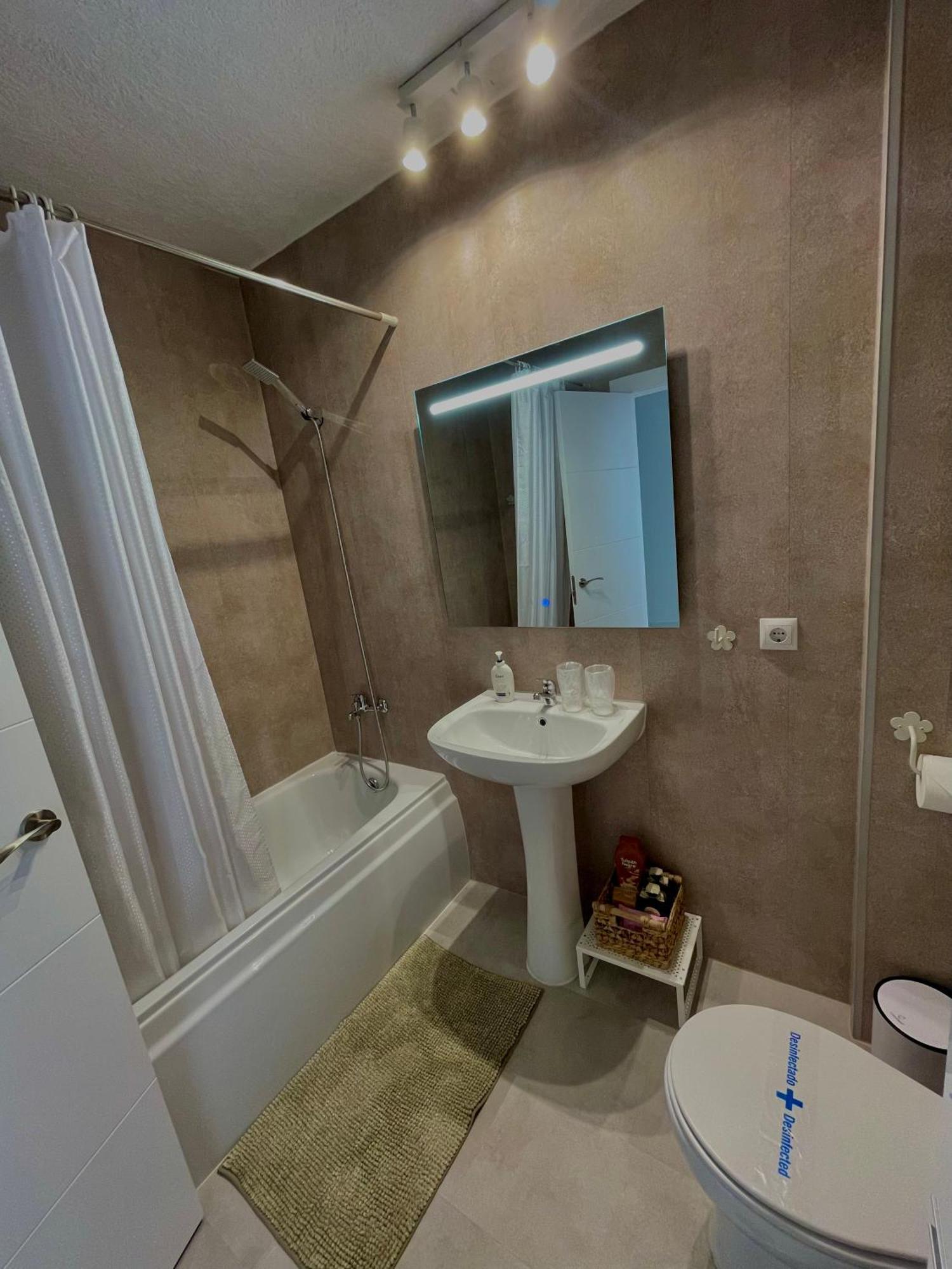 Ferienwohnung Vistas Al Mar Y Al Puerto Deportivo Benalmádena Exterior foto