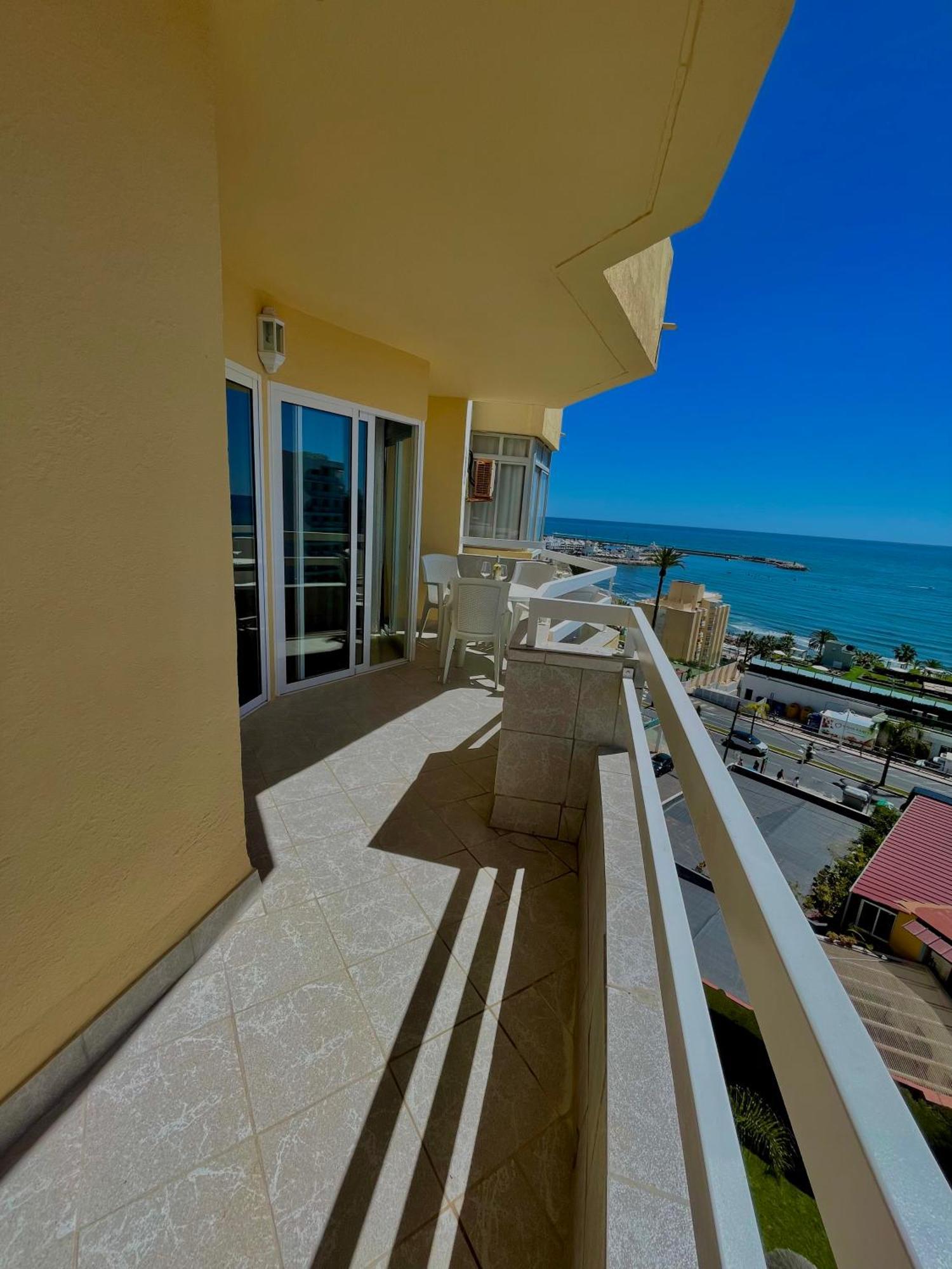 Ferienwohnung Vistas Al Mar Y Al Puerto Deportivo Benalmádena Exterior foto