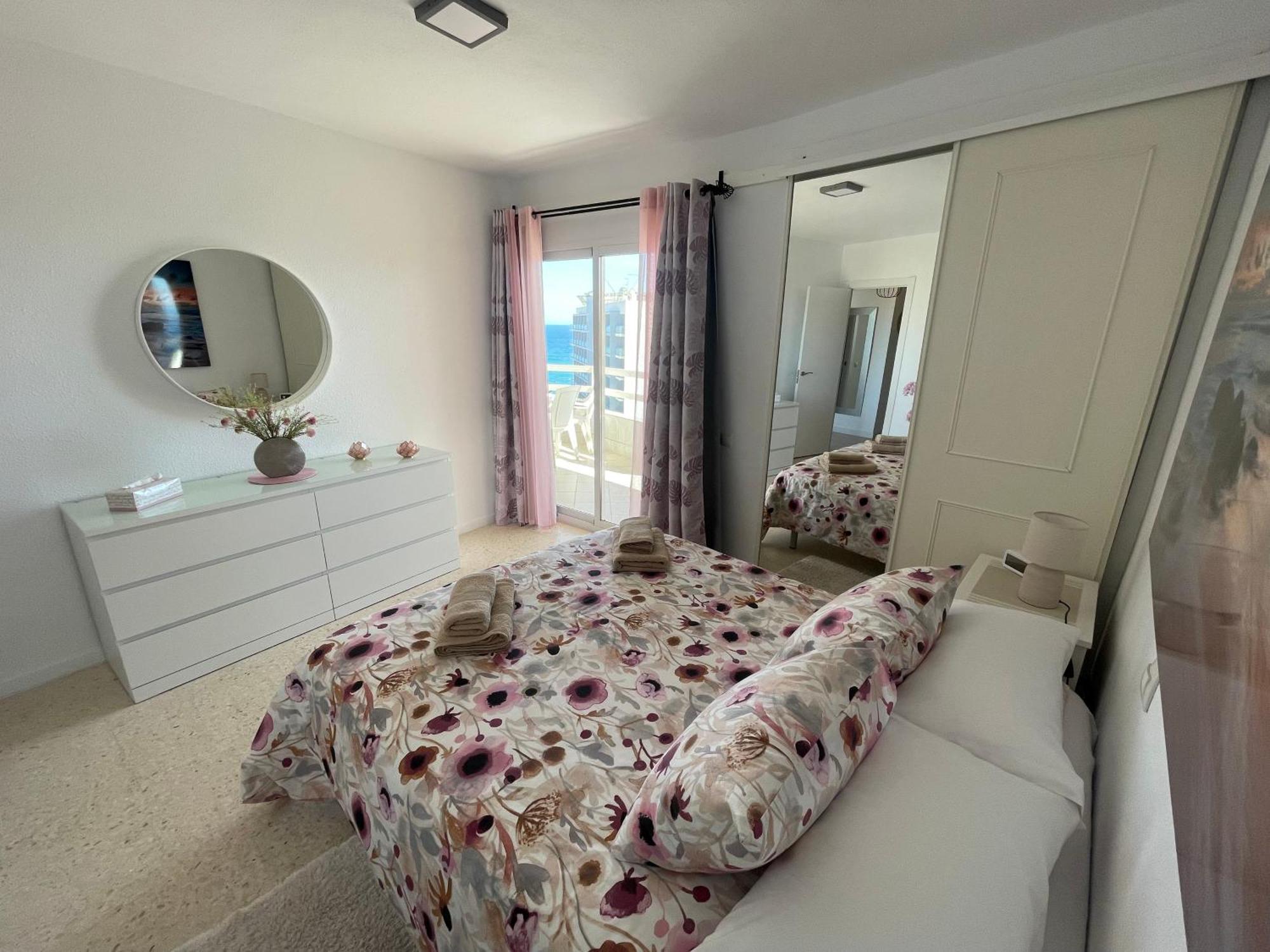 Ferienwohnung Vistas Al Mar Y Al Puerto Deportivo Benalmádena Exterior foto