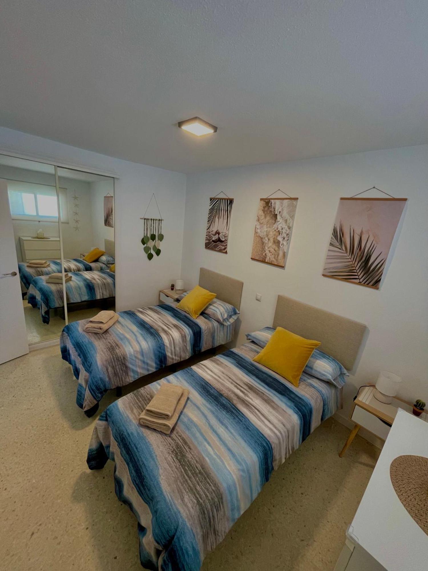 Ferienwohnung Vistas Al Mar Y Al Puerto Deportivo Benalmádena Exterior foto
